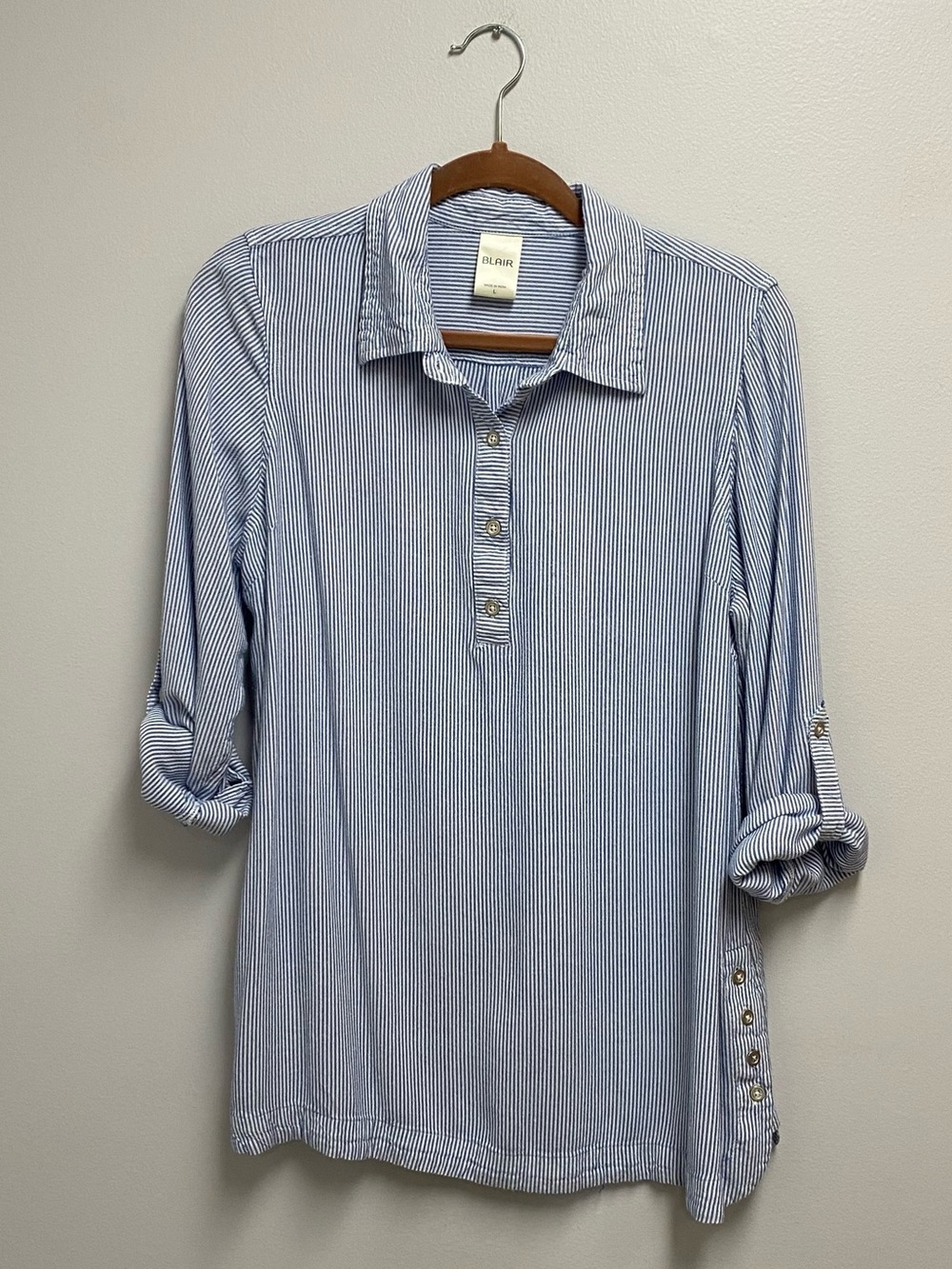 Blair blue & white pinstripe blouse size large